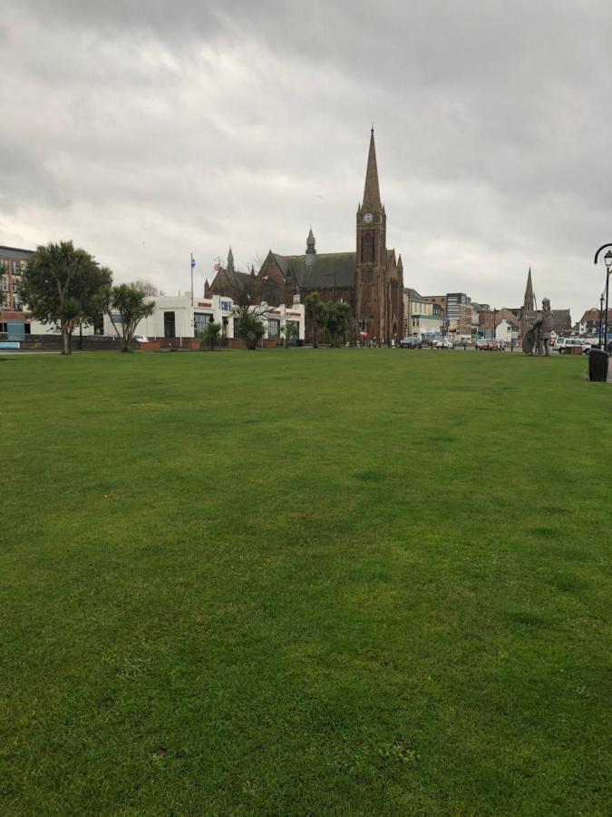 Ace Largs Ground Floor Apartment With Garden Exterior foto